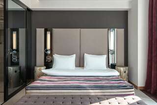 Отель 11 Mirrors Design Hotel Киев Номер «Премиум»-5