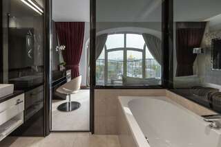 Отель 11 Mirrors Design Hotel Киев Номер «Премиум»-7
