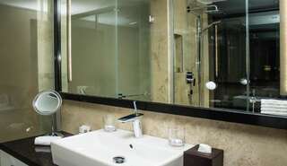 Отель 11 Mirrors Design Hotel Киев Стандартный номер со стороны внутреннего двора-3